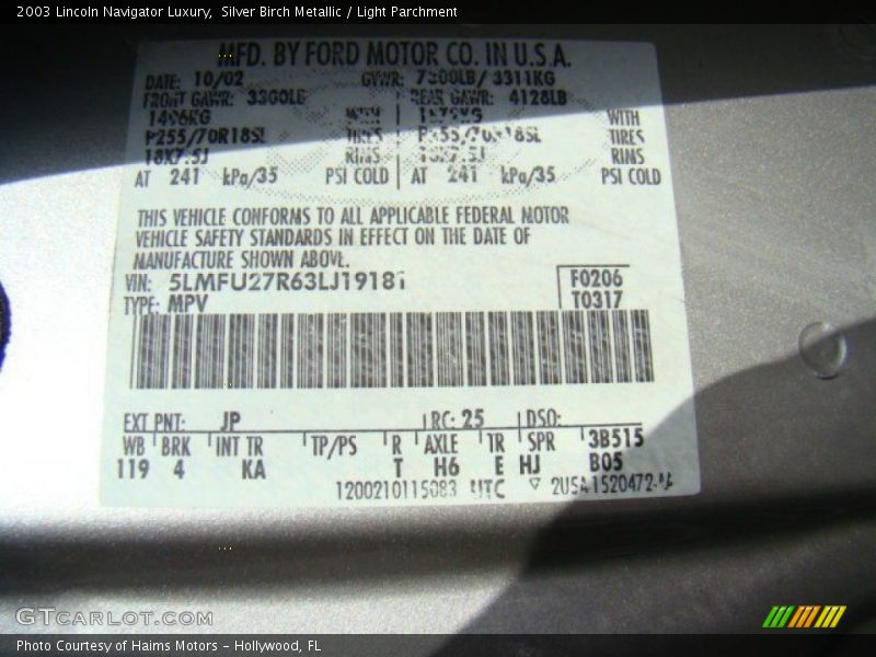 Silver Birch Metallic / Light Parchment 2003 Lincoln Navigator Luxury