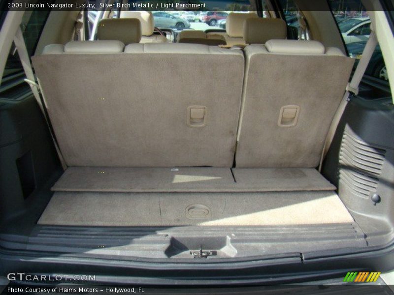 Silver Birch Metallic / Light Parchment 2003 Lincoln Navigator Luxury