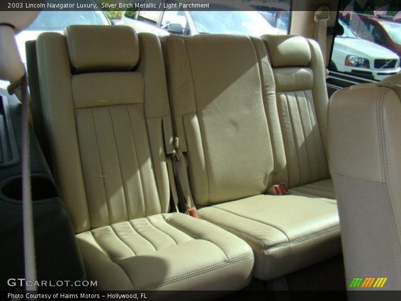 Silver Birch Metallic / Light Parchment 2003 Lincoln Navigator Luxury