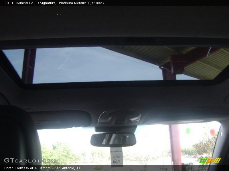 Platinum Metallic / Jet Black 2011 Hyundai Equus Signature