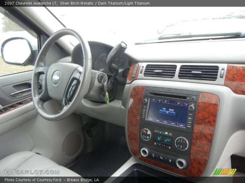 Silver Birch Metallic / Dark Titanium/Light Titanium 2007 Chevrolet Avalanche LT