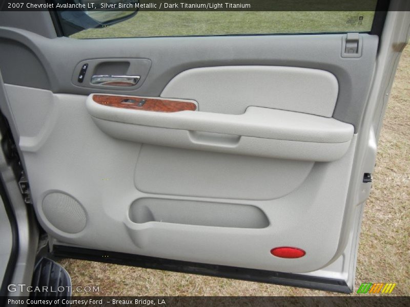 Silver Birch Metallic / Dark Titanium/Light Titanium 2007 Chevrolet Avalanche LT