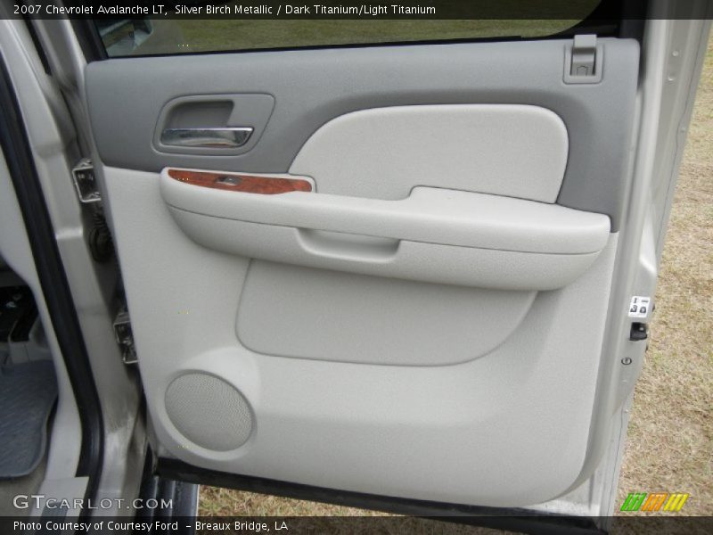 Silver Birch Metallic / Dark Titanium/Light Titanium 2007 Chevrolet Avalanche LT