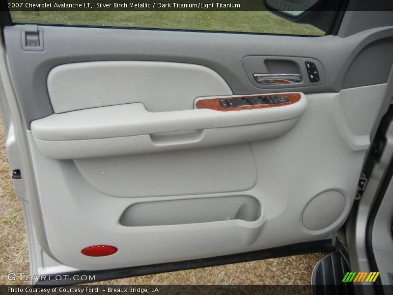 Silver Birch Metallic / Dark Titanium/Light Titanium 2007 Chevrolet Avalanche LT