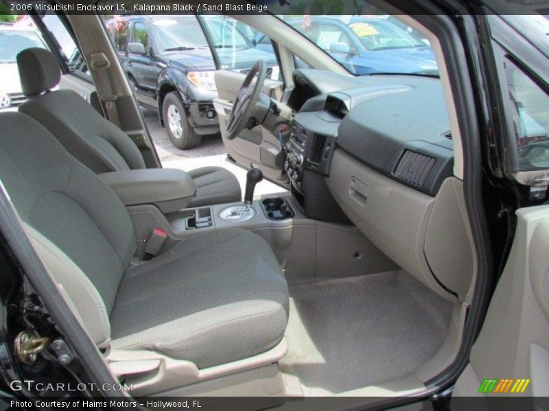 Kalapana Black / Sand Blast Beige 2006 Mitsubishi Endeavor LS