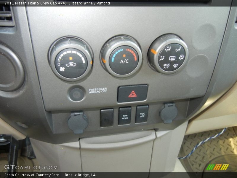 Blizzard White / Almond 2011 Nissan Titan S Crew Cab 4x4