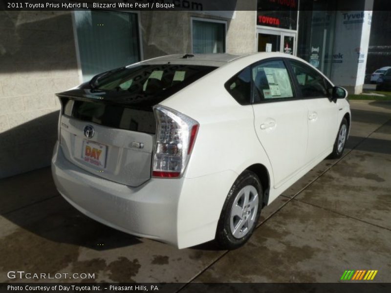 Blizzard White Pearl / Bisque 2011 Toyota Prius Hybrid III