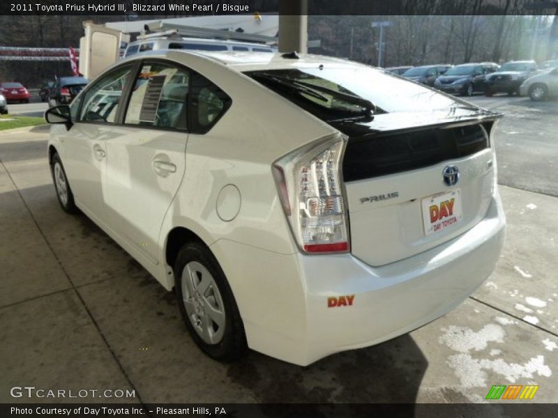 Blizzard White Pearl / Bisque 2011 Toyota Prius Hybrid III
