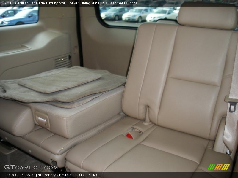 Silver Lining Metallic / Cashmere/Cocoa 2011 Cadillac Escalade Luxury AWD