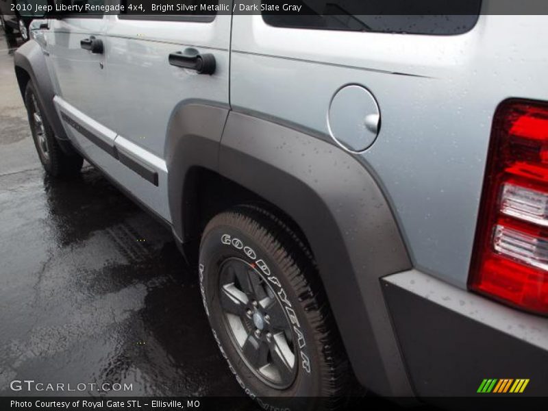 Bright Silver Metallic / Dark Slate Gray 2010 Jeep Liberty Renegade 4x4