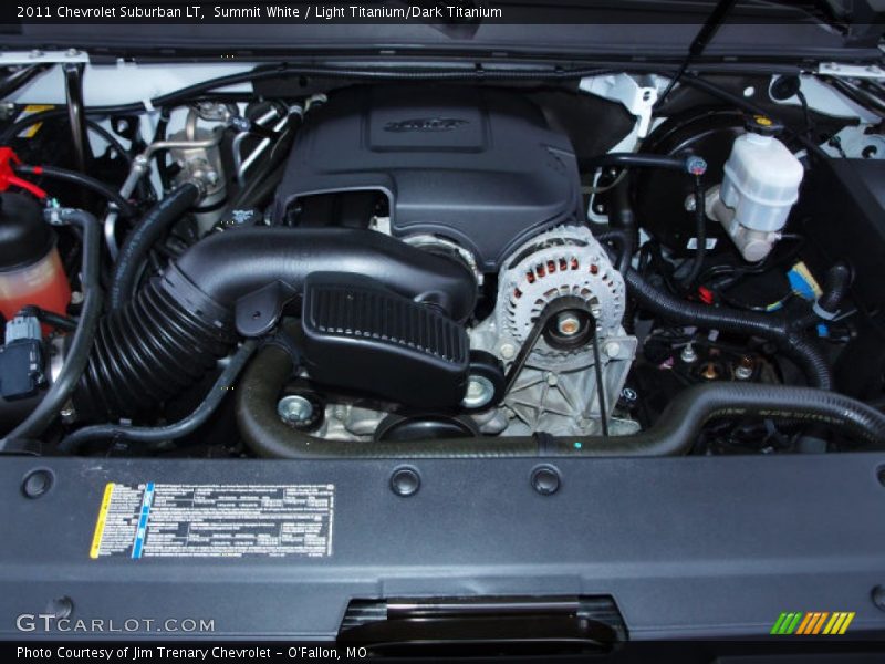 Summit White / Light Titanium/Dark Titanium 2011 Chevrolet Suburban LT