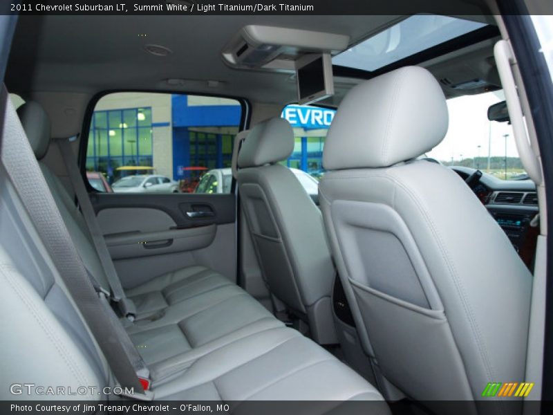Summit White / Light Titanium/Dark Titanium 2011 Chevrolet Suburban LT