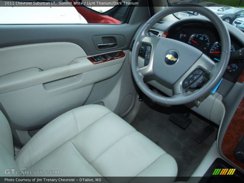 Summit White / Light Titanium/Dark Titanium 2011 Chevrolet Suburban LT
