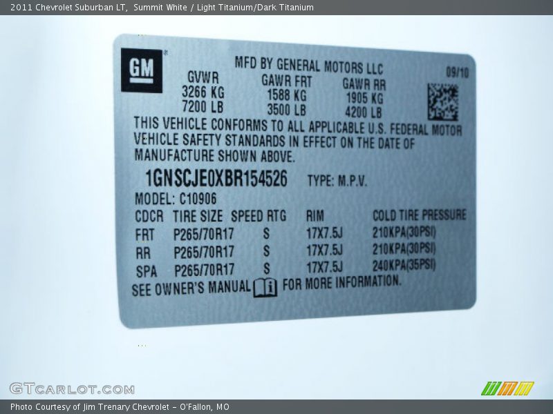 Summit White / Light Titanium/Dark Titanium 2011 Chevrolet Suburban LT