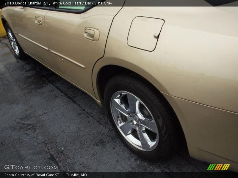 White Gold Pearl / Dark Slate Gray 2010 Dodge Charger R/T