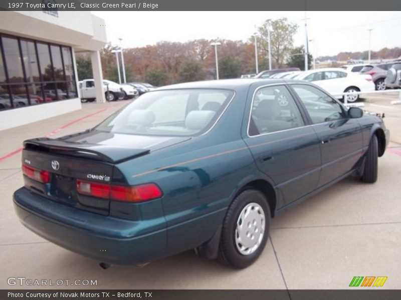 Classic Green Pearl / Beige 1997 Toyota Camry LE