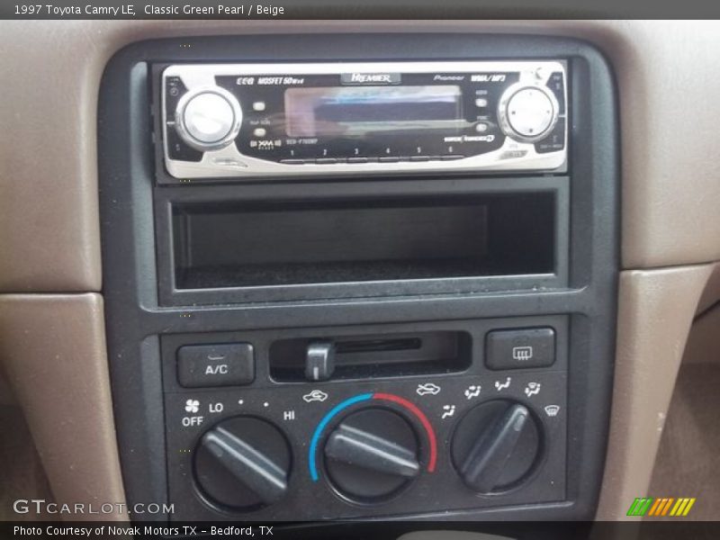 Classic Green Pearl / Beige 1997 Toyota Camry LE
