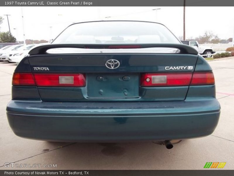 Classic Green Pearl / Beige 1997 Toyota Camry LE
