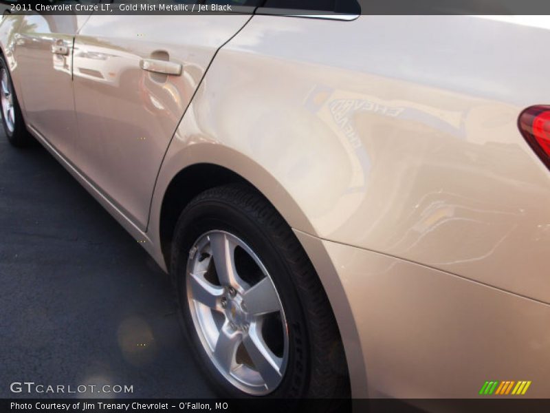 Gold Mist Metallic / Jet Black 2011 Chevrolet Cruze LT
