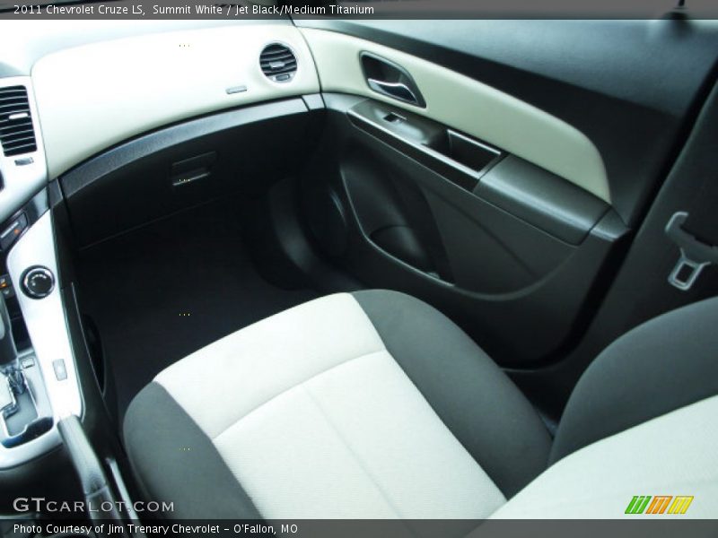 Summit White / Jet Black/Medium Titanium 2011 Chevrolet Cruze LS