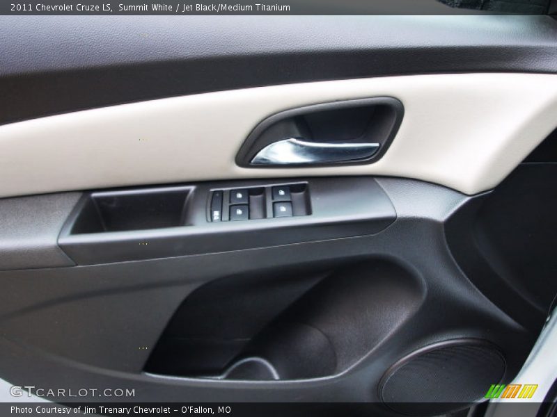 Summit White / Jet Black/Medium Titanium 2011 Chevrolet Cruze LS