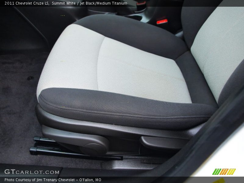 Summit White / Jet Black/Medium Titanium 2011 Chevrolet Cruze LS