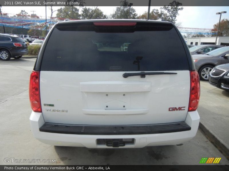 Summit White / Ebony 2011 GMC Yukon SLE