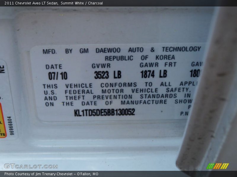 Summit White / Charcoal 2011 Chevrolet Aveo LT Sedan