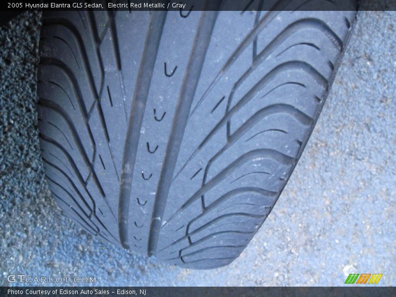 Electric Red Metallic / Gray 2005 Hyundai Elantra GLS Sedan