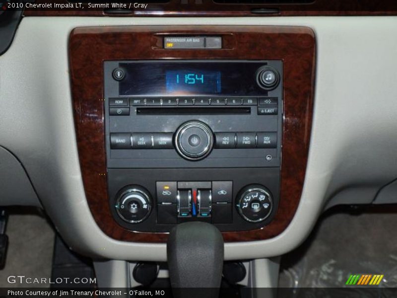 Summit White / Gray 2010 Chevrolet Impala LT
