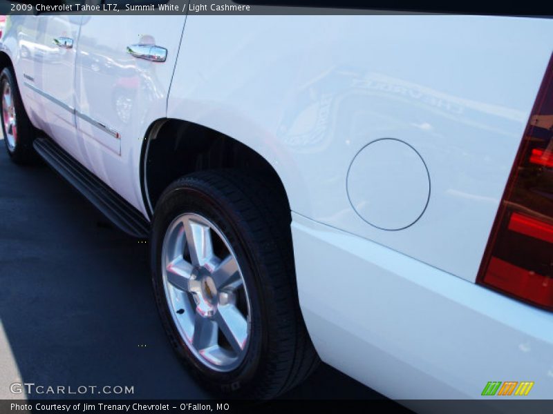 Summit White / Light Cashmere 2009 Chevrolet Tahoe LTZ
