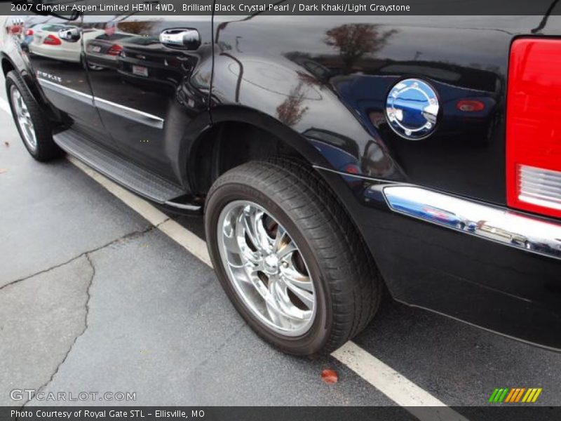 Brilliant Black Crystal Pearl / Dark Khaki/Light Graystone 2007 Chrysler Aspen Limited HEMI 4WD