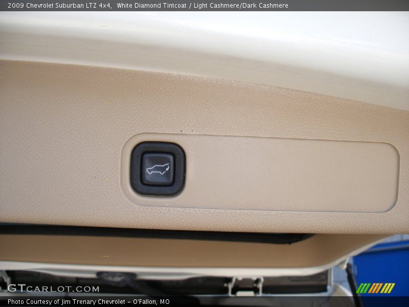 White Diamond Tintcoat / Light Cashmere/Dark Cashmere 2009 Chevrolet Suburban LTZ 4x4