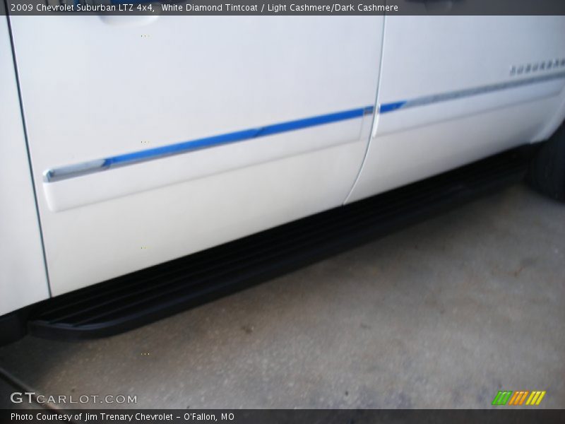 White Diamond Tintcoat / Light Cashmere/Dark Cashmere 2009 Chevrolet Suburban LTZ 4x4