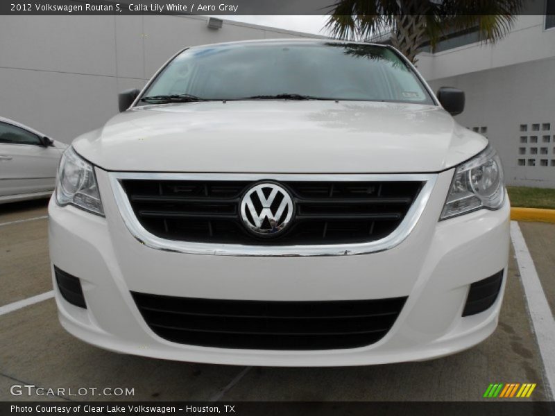 Calla Lily White / Aero Gray 2012 Volkswagen Routan S