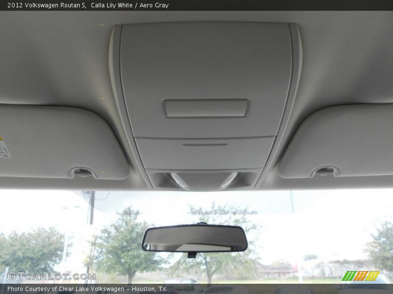Calla Lily White / Aero Gray 2012 Volkswagen Routan S