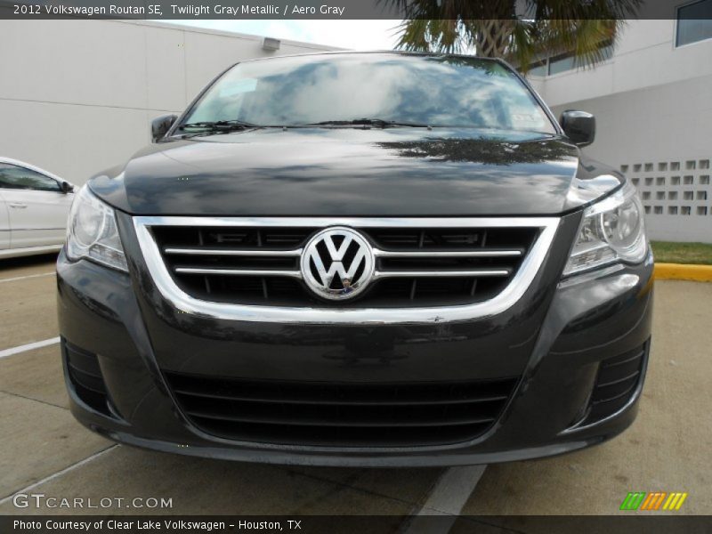Twilight Gray Metallic / Aero Gray 2012 Volkswagen Routan SE