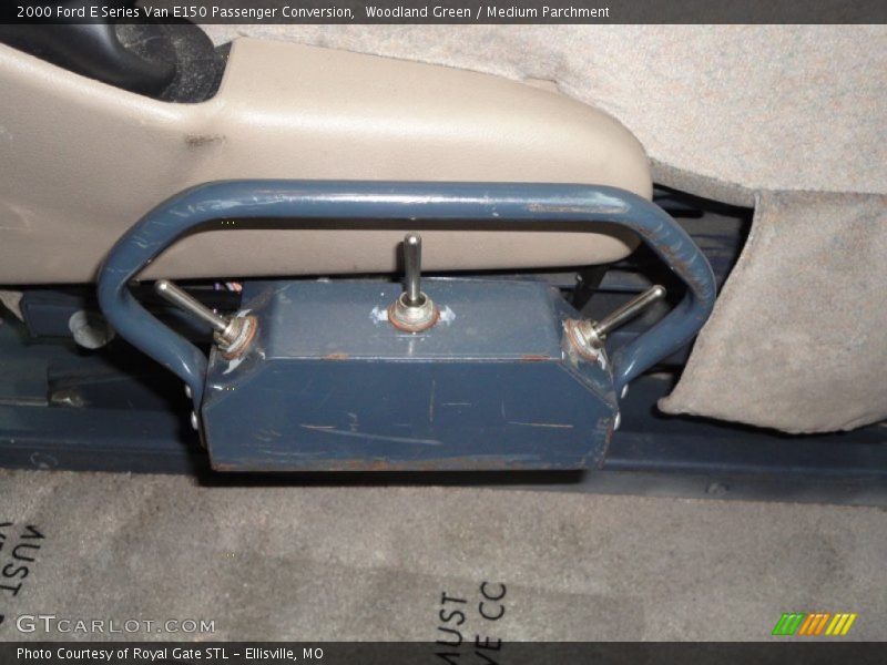 Woodland Green / Medium Parchment 2000 Ford E Series Van E150 Passenger Conversion