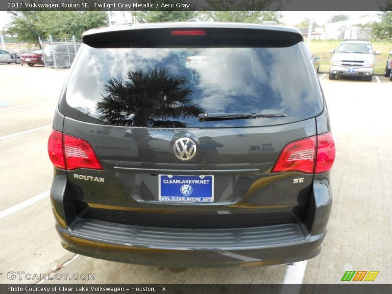 Twilight Gray Metallic / Aero Gray 2012 Volkswagen Routan SE