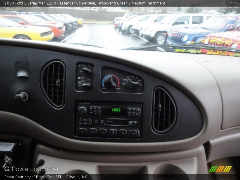 Woodland Green / Medium Parchment 2000 Ford E Series Van E150 Passenger Conversion