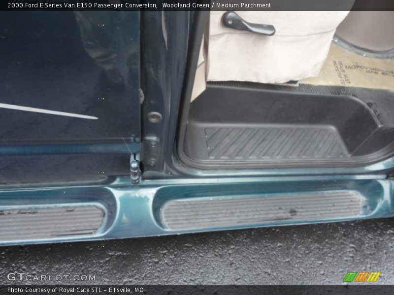 Woodland Green / Medium Parchment 2000 Ford E Series Van E150 Passenger Conversion