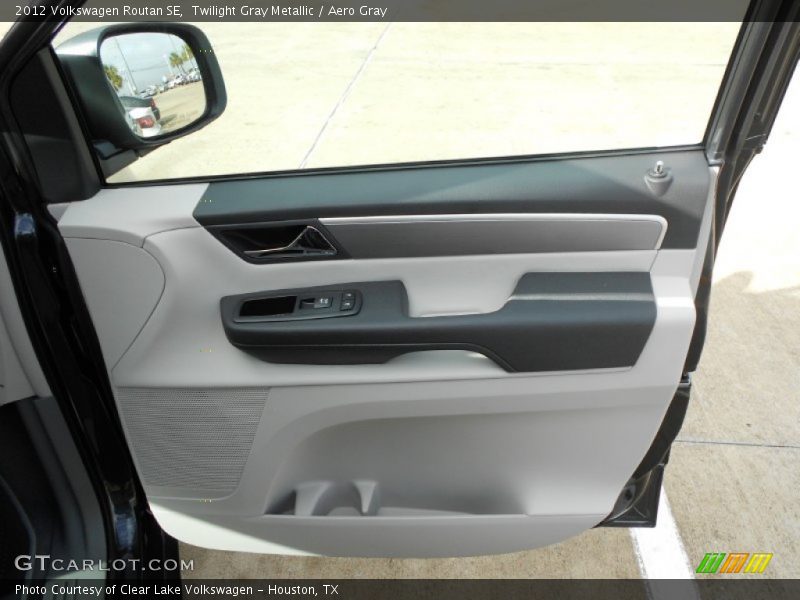 Twilight Gray Metallic / Aero Gray 2012 Volkswagen Routan SE