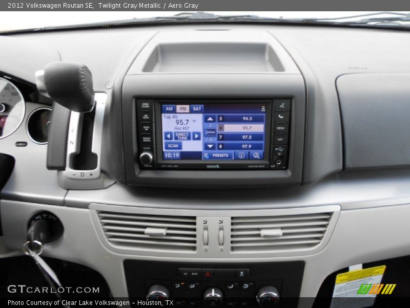 Twilight Gray Metallic / Aero Gray 2012 Volkswagen Routan SE