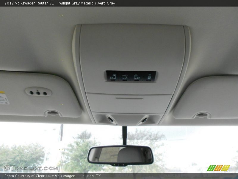 Twilight Gray Metallic / Aero Gray 2012 Volkswagen Routan SE