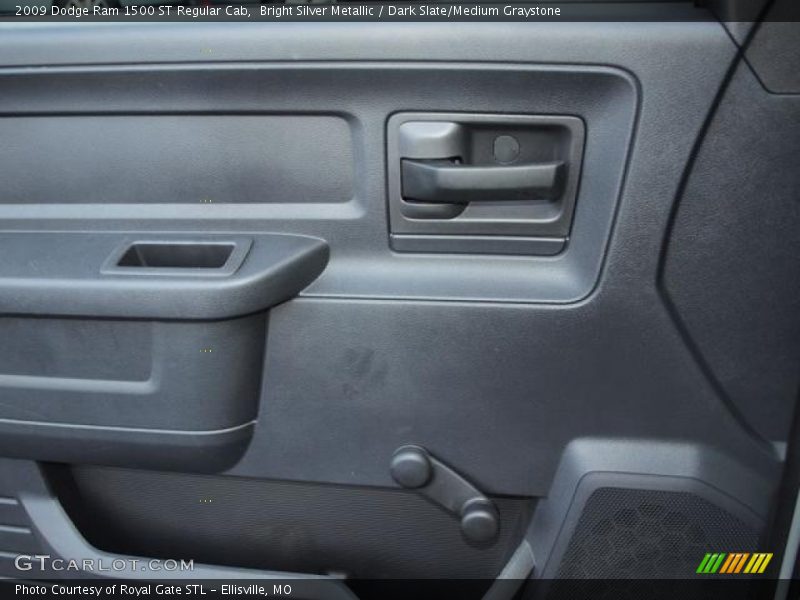 Bright Silver Metallic / Dark Slate/Medium Graystone 2009 Dodge Ram 1500 ST Regular Cab