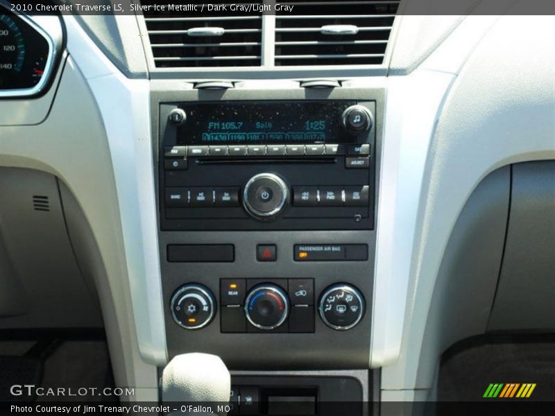 Silver Ice Metallic / Dark Gray/Light Gray 2010 Chevrolet Traverse LS