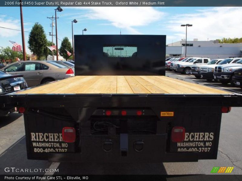 Oxford White / Medium Flint 2006 Ford F450 Super Duty XL Regular Cab 4x4 Stake Truck
