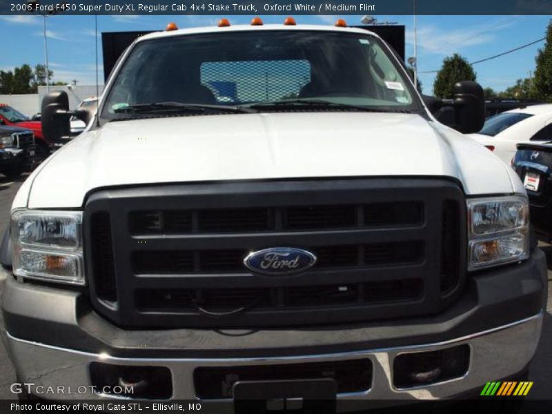 Oxford White / Medium Flint 2006 Ford F450 Super Duty XL Regular Cab 4x4 Stake Truck