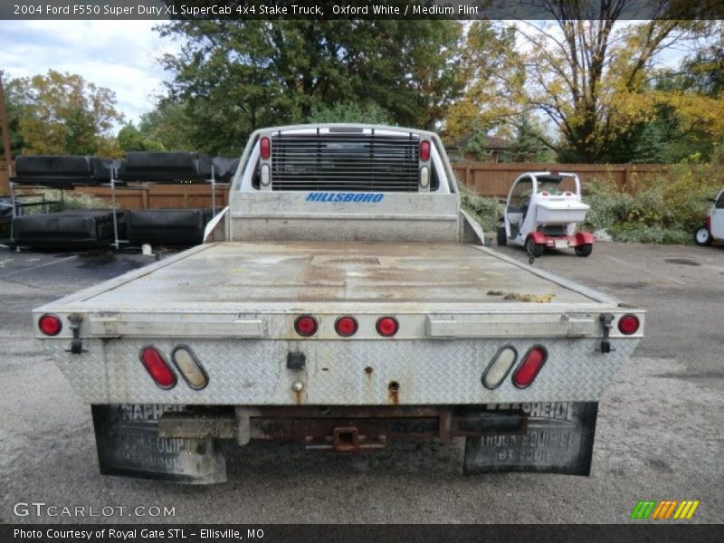 Oxford White / Medium Flint 2004 Ford F550 Super Duty XL SuperCab 4x4 Stake Truck