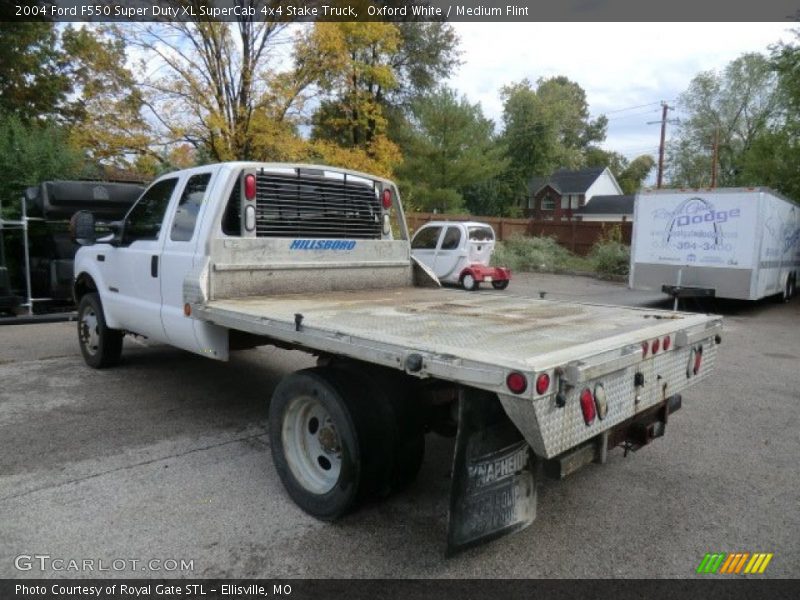 Oxford White / Medium Flint 2004 Ford F550 Super Duty XL SuperCab 4x4 Stake Truck